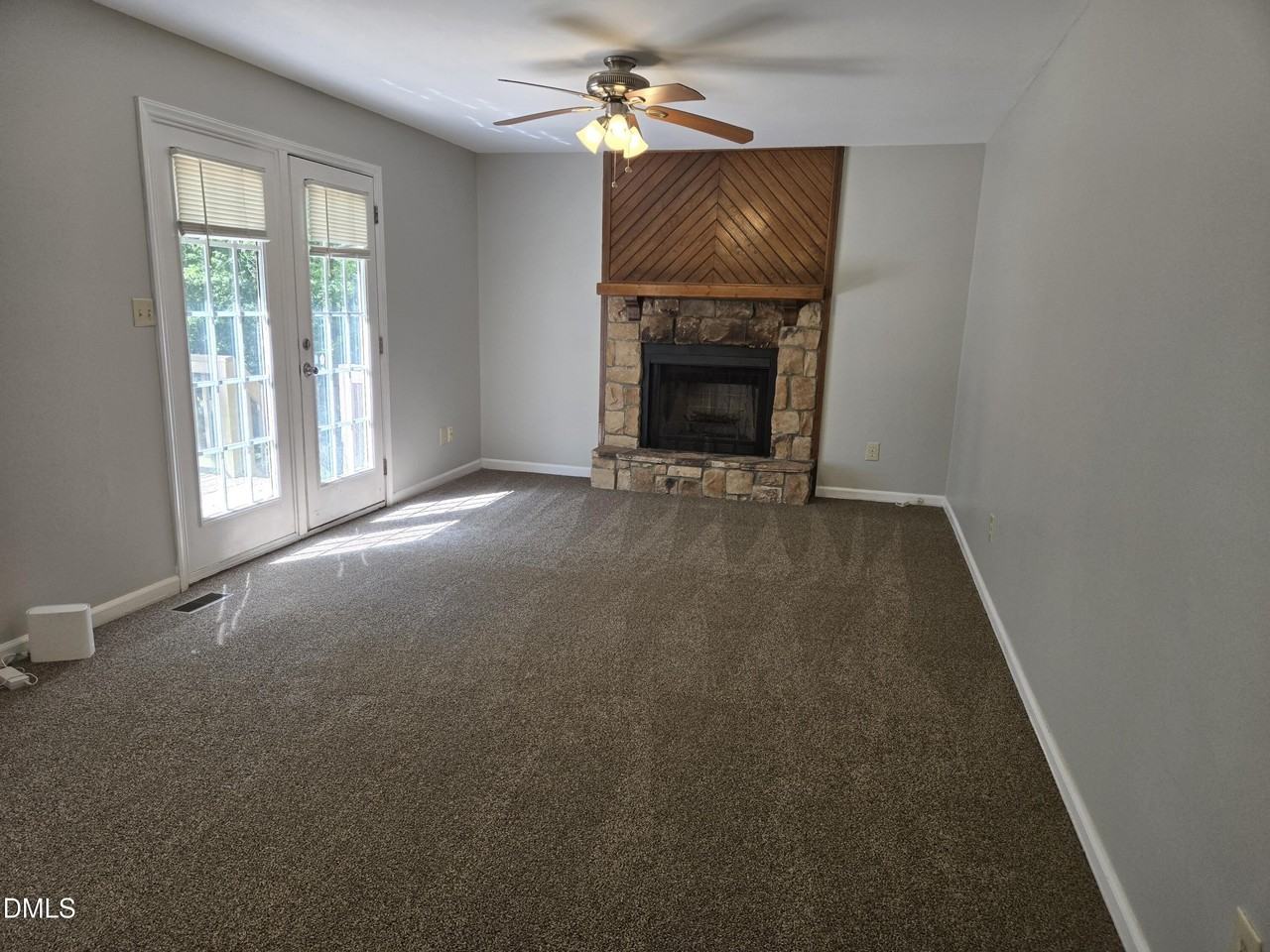 207 Meadow Run - Photo 2 of 17