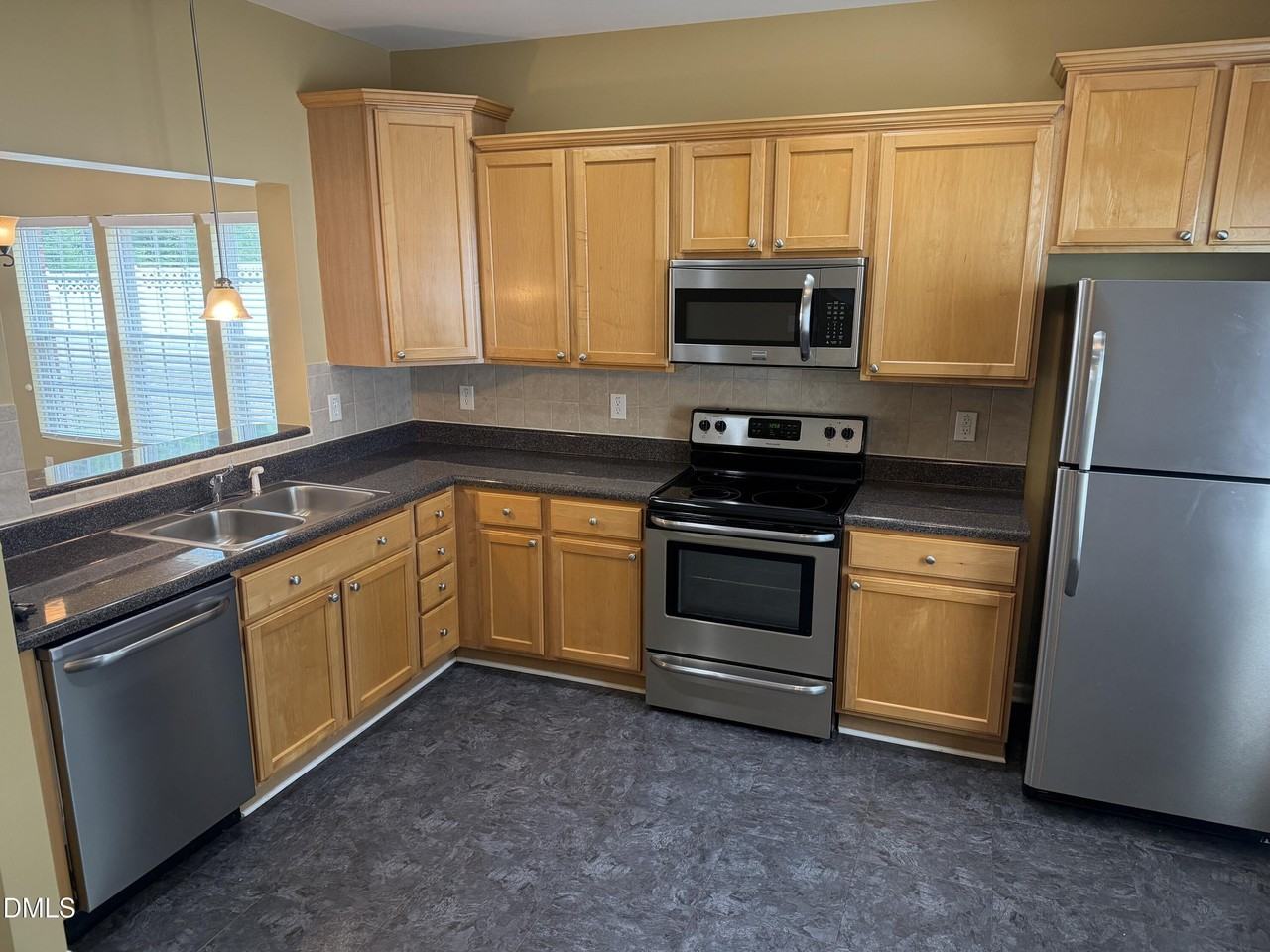 705 Glen Rd - Photo 6 of 15