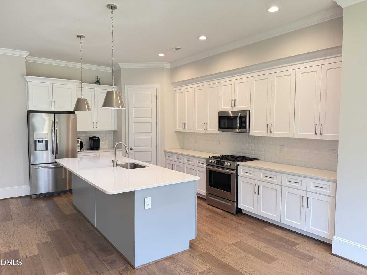 4921 Trek Ln - Photo 5 of 28