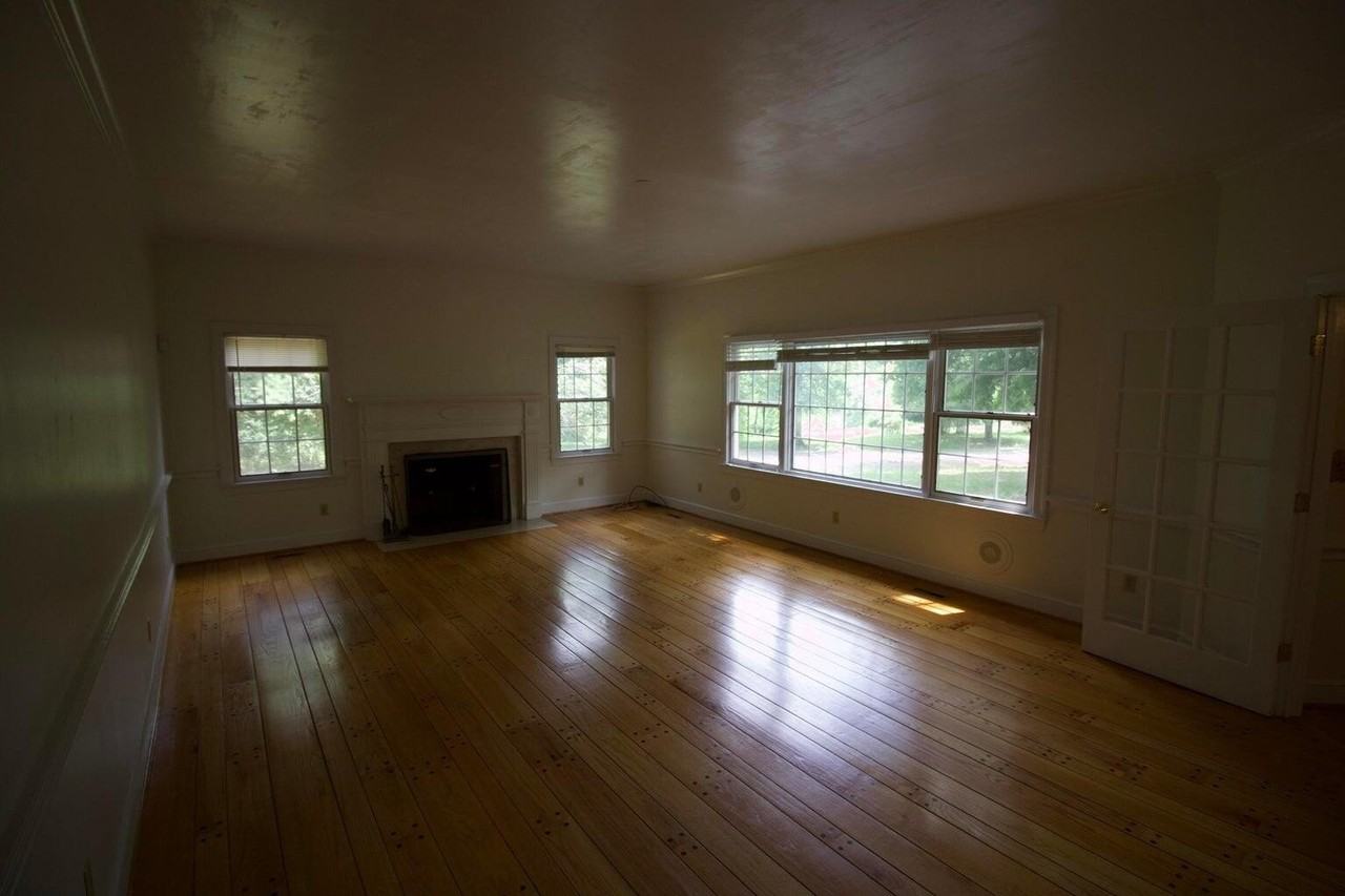 1502 Electric Rd - Photo 3 of 28