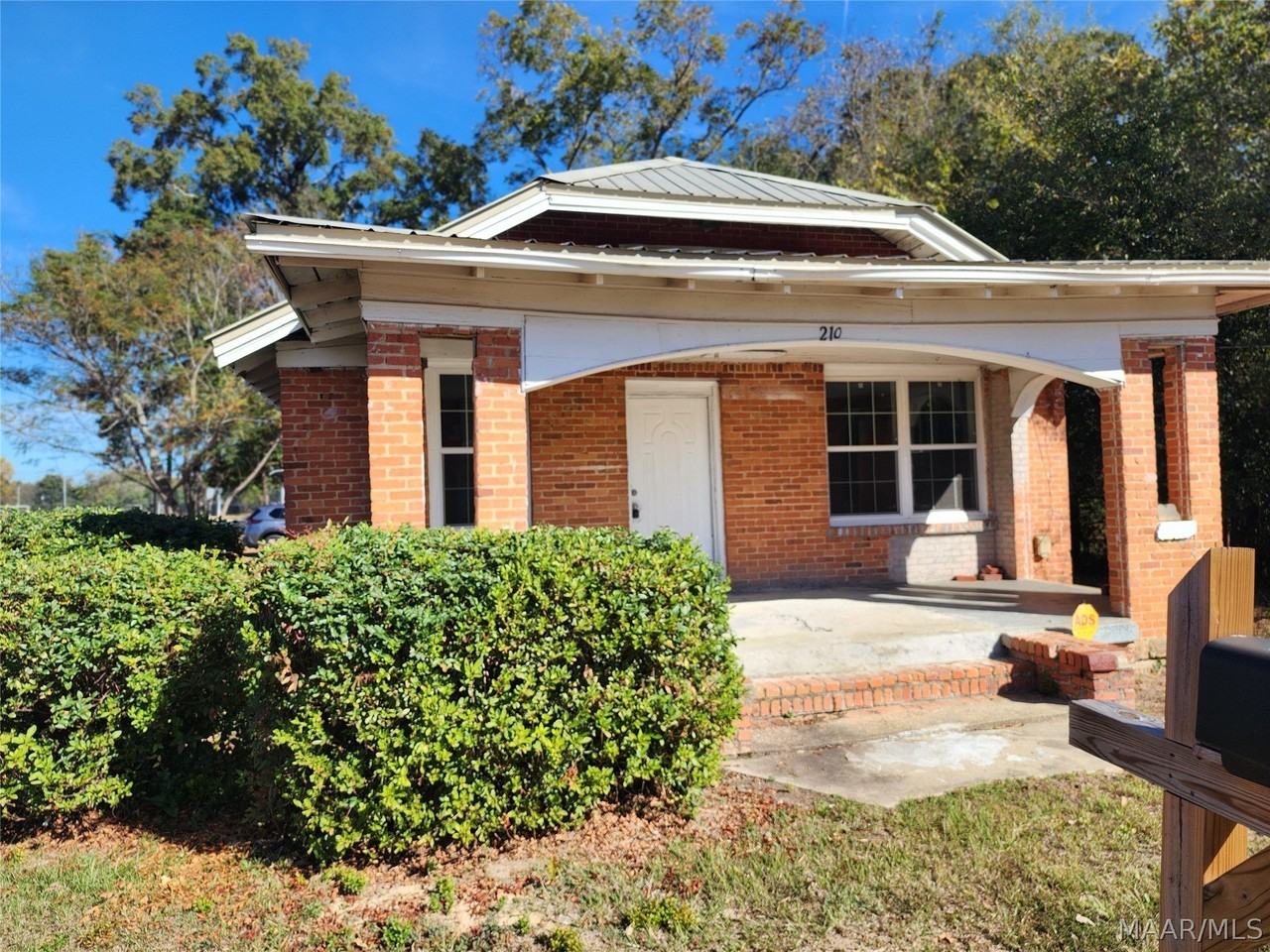 210 W Osceola St - Photo 3 of 28