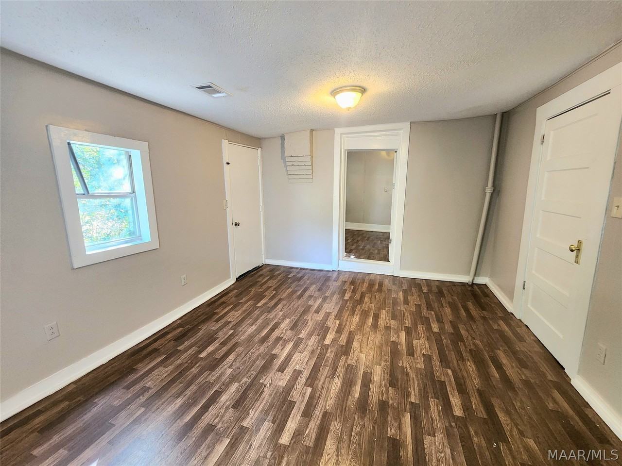 210 W Osceola St - Photo 6 of 28