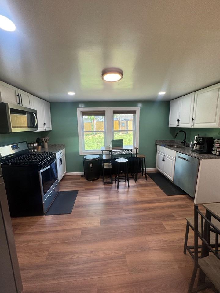 Nova Ave - Photo 3 of 11