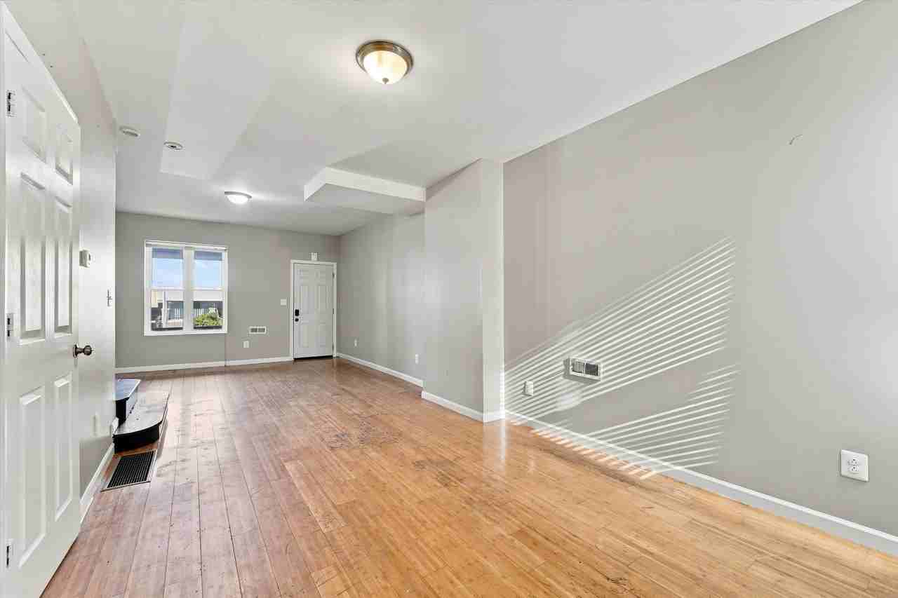 1551 N Allison St #1 - Photo 6 of 50