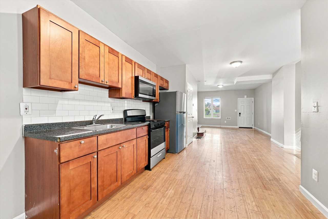 1551 N Allison St #1 - Photo 7 of 50