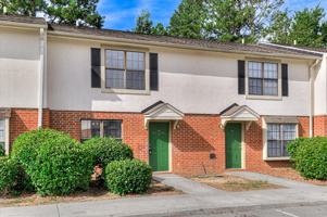 featured image of 707 Cardinal St #707