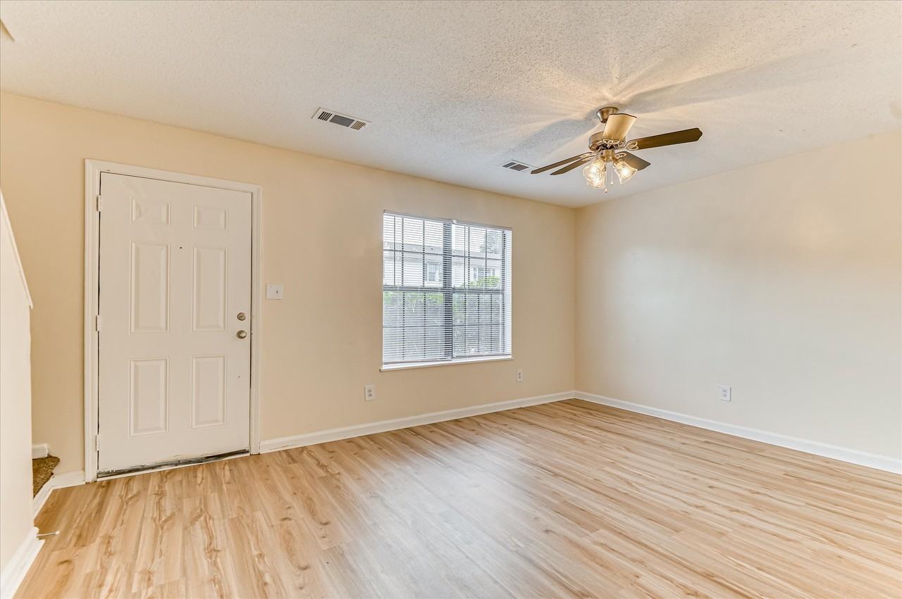 707 Cardinal St #707 - Photo 2 of 13