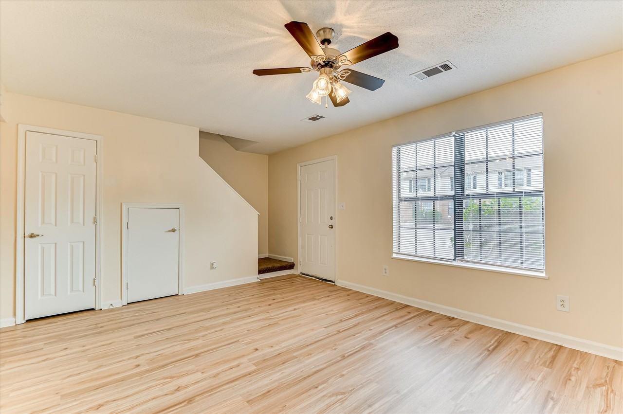 707 Cardinal St #707 - Photo 3 of 13