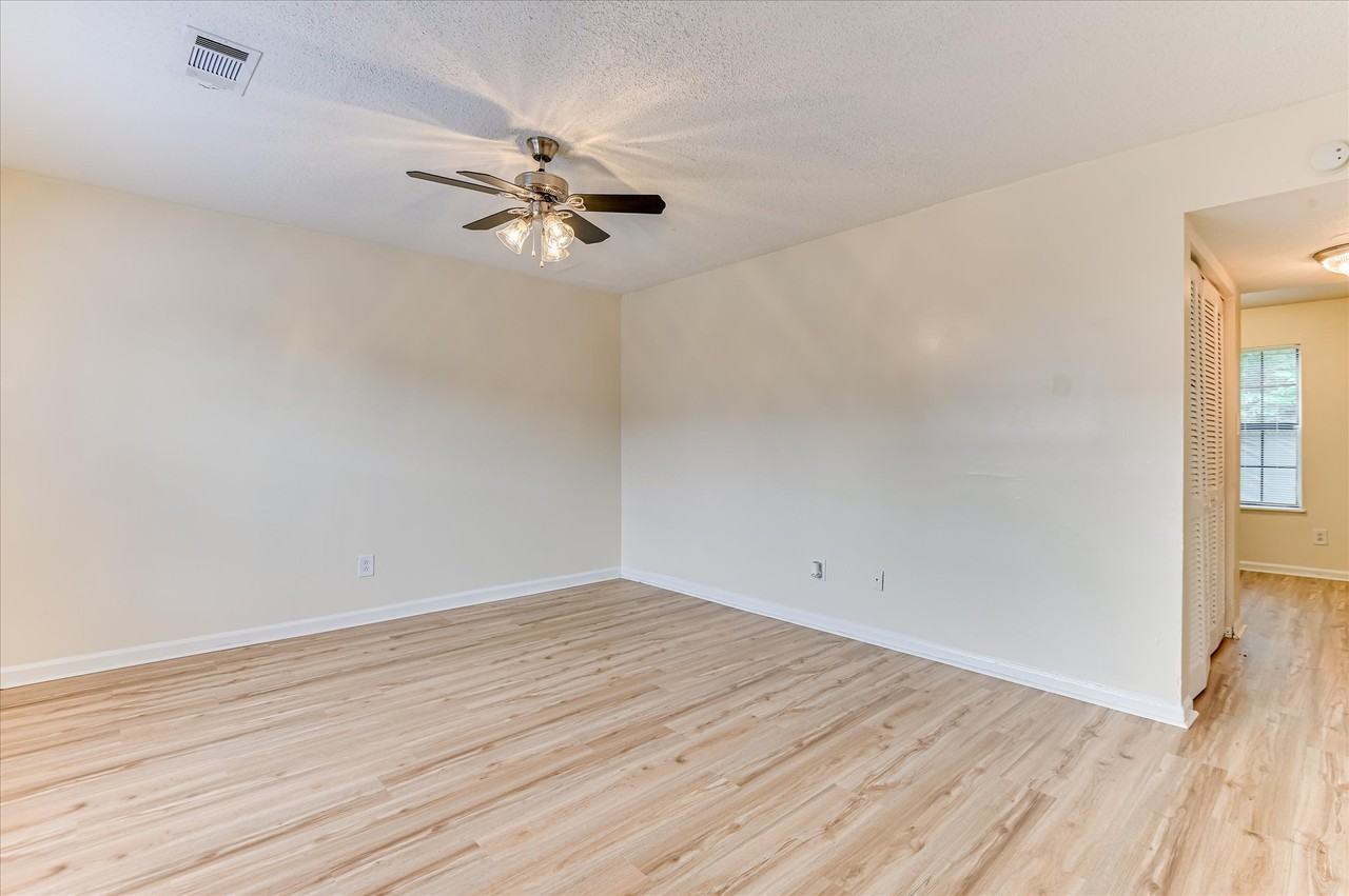 707 Cardinal St #707 - Photo 4 of 13