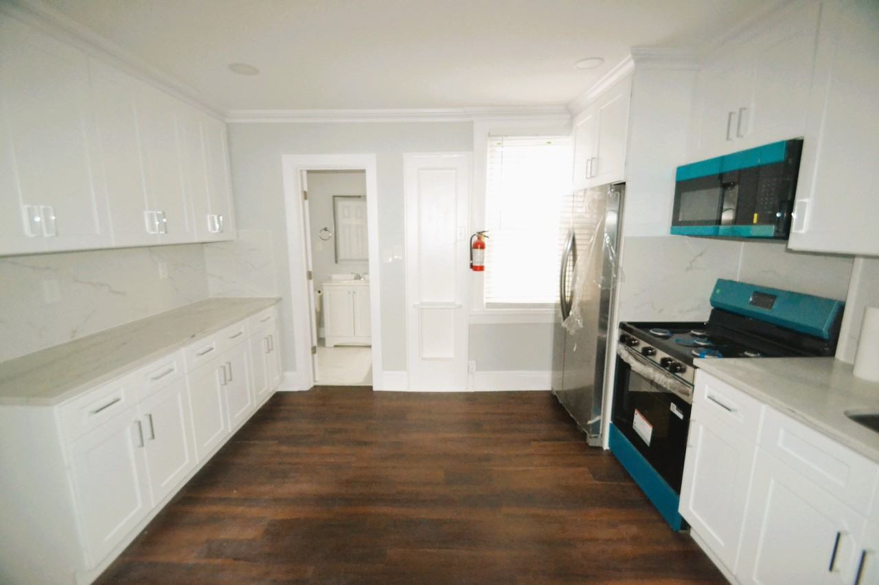 56 Hobart Place #5 - Photo 3 of 10