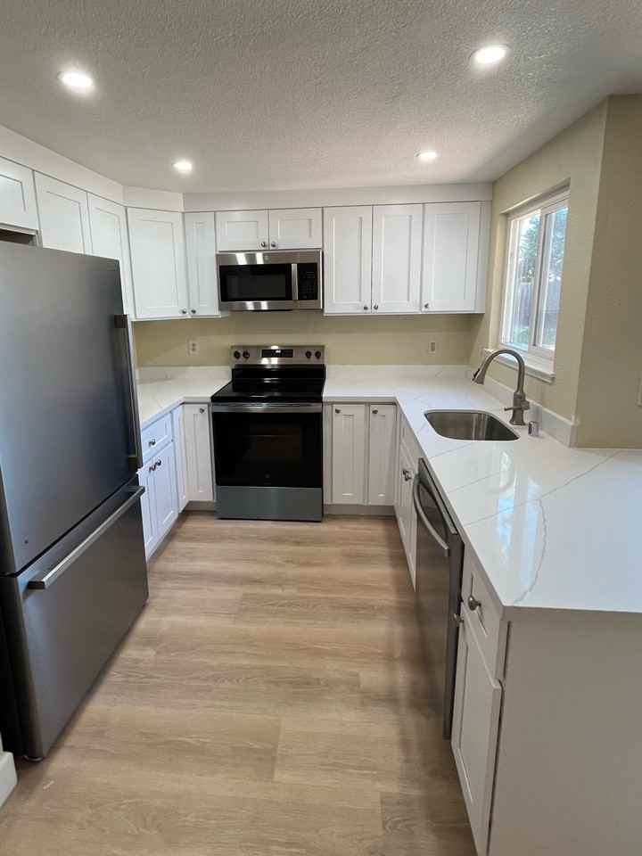 1522 Rhododendron Dr #1 - Photo 3 of 10