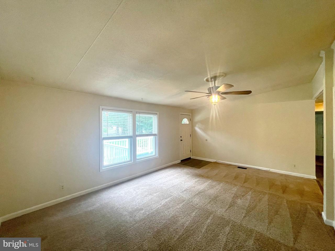 39819 Lady Baltimore Ave - Photo 2 of 25