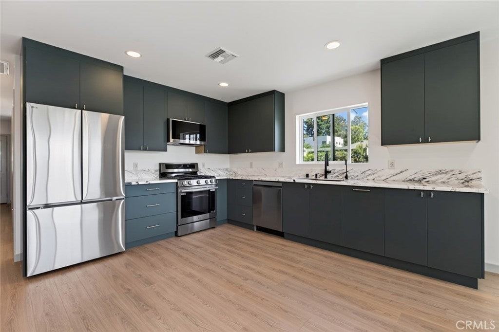10822 Mount Gleason Ave - Photo 5 of 25