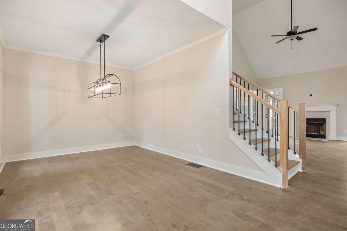 370 Ansley Dr - Photo 3 of 45