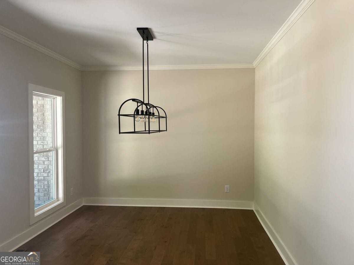 370 Ansley Dr - Photo 5 of 45
