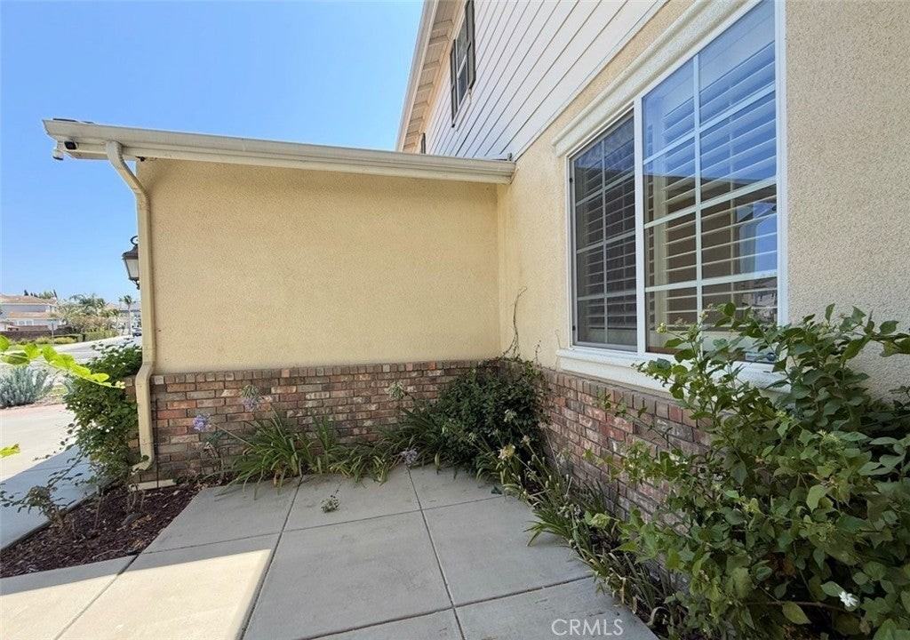 8359 Fiske Dr - Photo 2 of 23