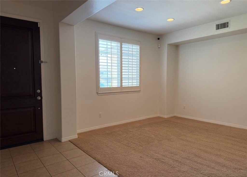 8359 Fiske Dr - Photo 3 of 23