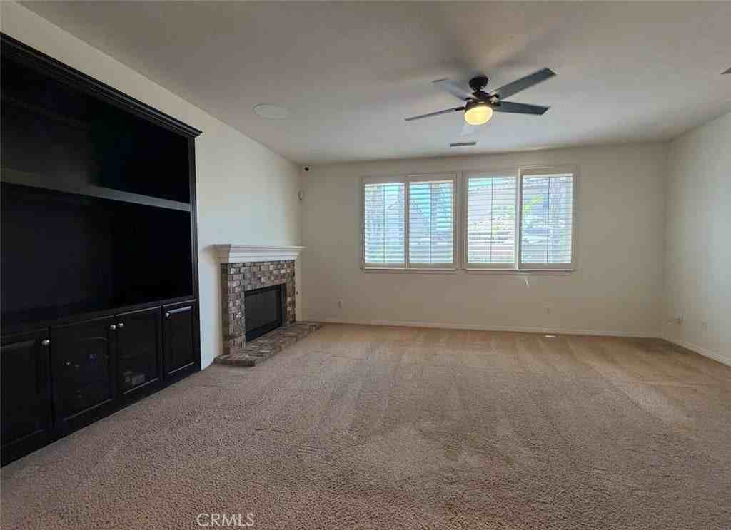 8359 Fiske Dr - Photo 7 of 23