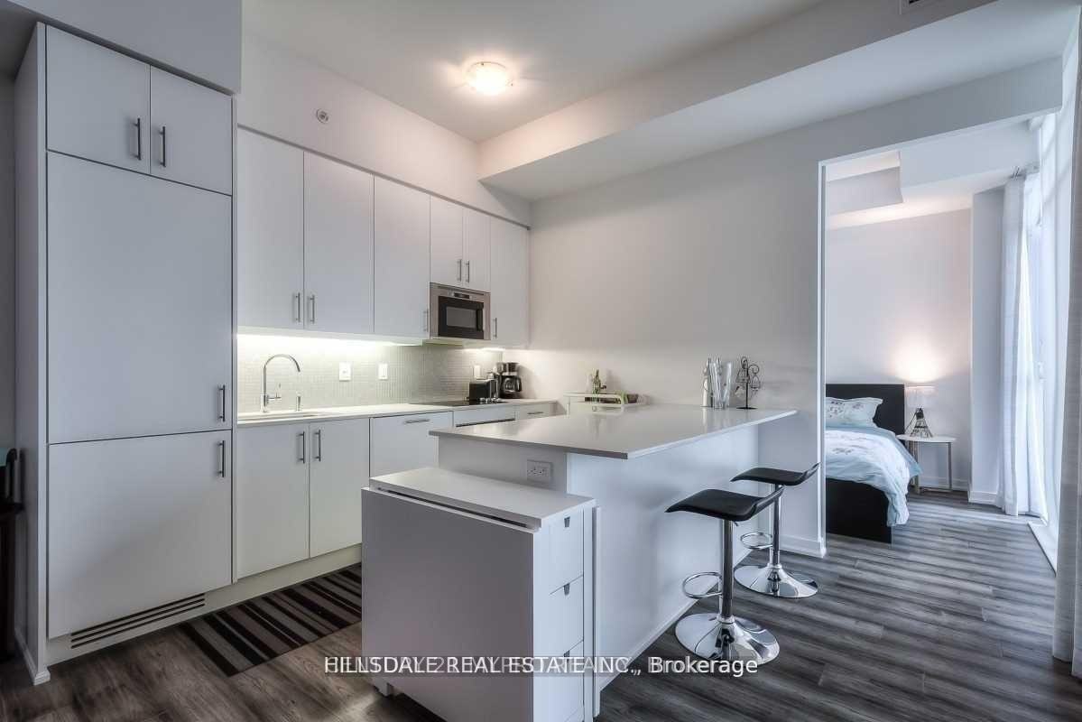 297 College Street #502 - Photo 2 of 23