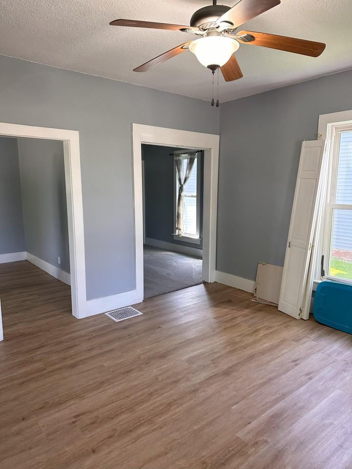506 N York St #1 - Photo 5 of 16