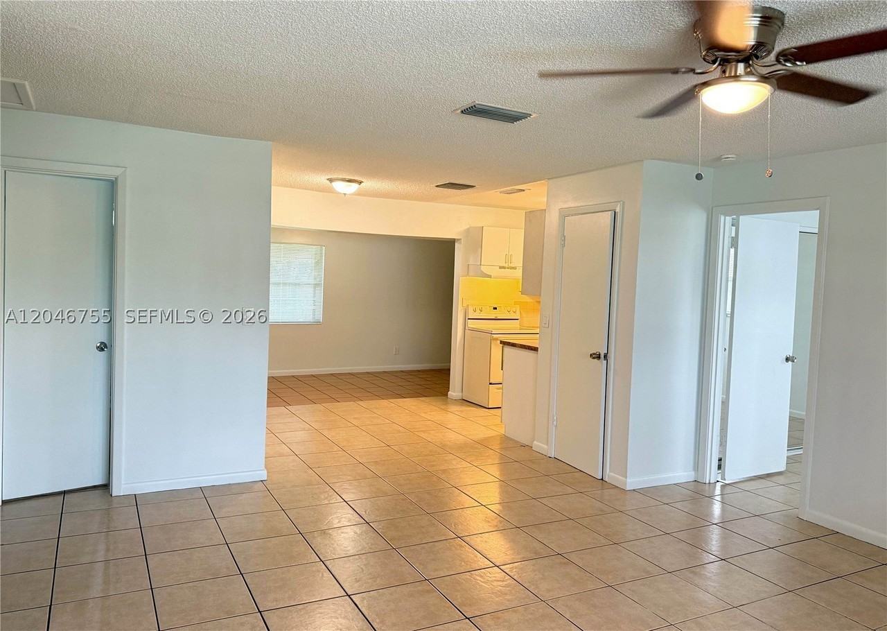 12096 Dolphin Dr - Photo 2 of 15