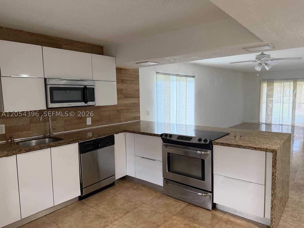 178 Lakeview Dr #101 - Photo 3 of 3