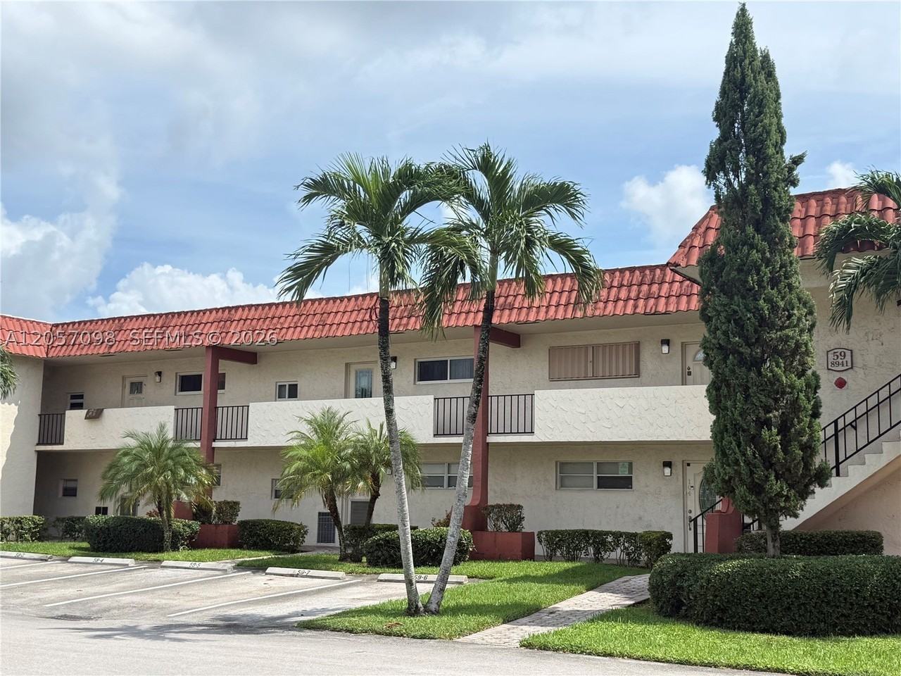 8901 S Hollybrook Blvd #304