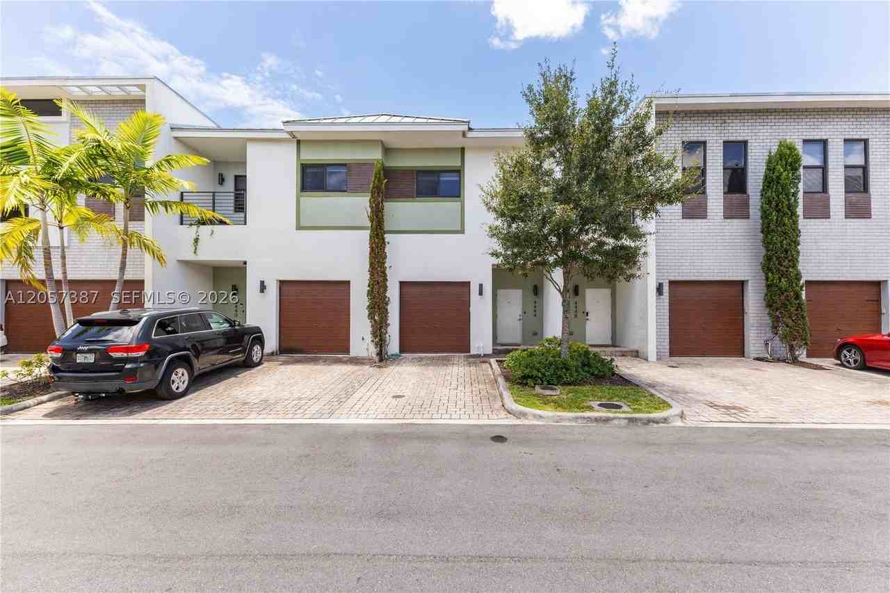 4444 Nw 9th St #0