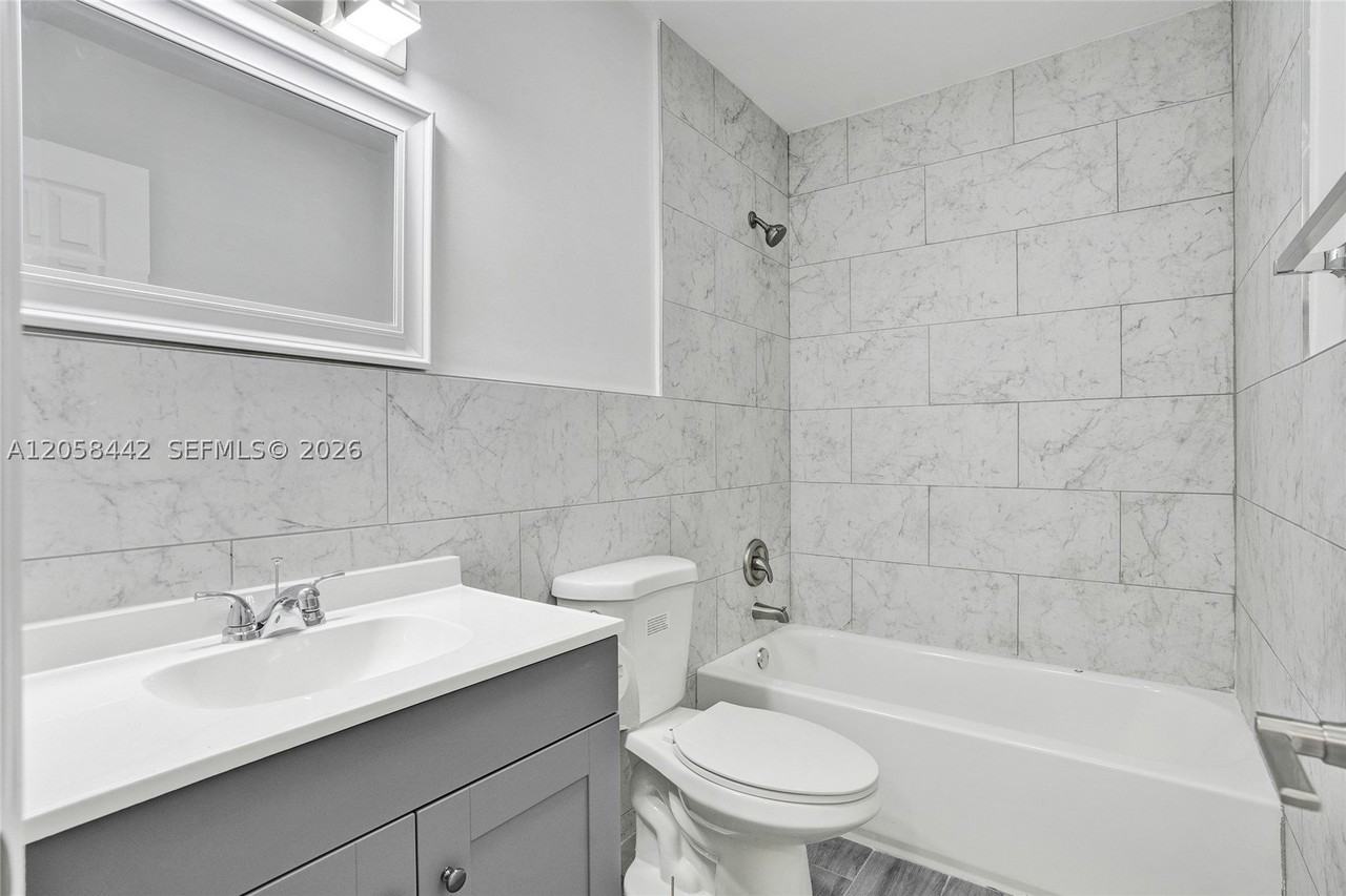 5900 Nw 19th St #A - Photo 3 of 17