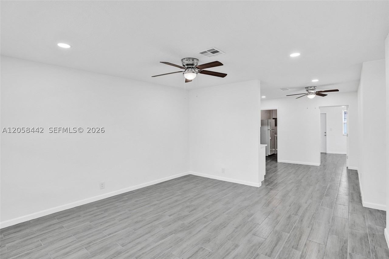 5900 Nw 19th St #A - Photo 7 of 17