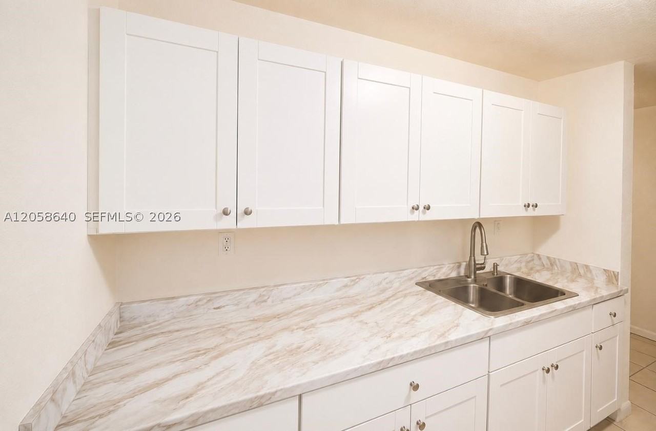 20674 Nw 38th Ave - Photo 2 of 14