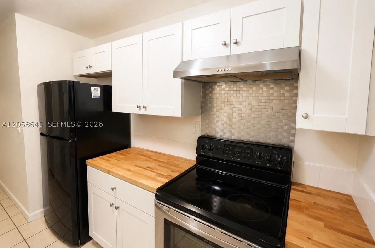 20674 Nw 38th Ave - Photo 3 of 14