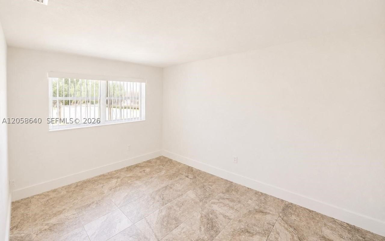 20674 Nw 38th Ave - Photo 6 of 14