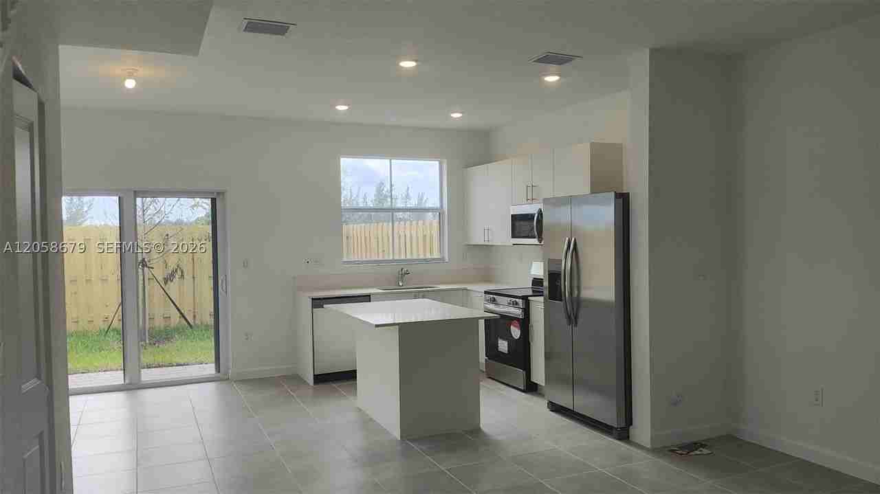 2598 Se 29th St #1 - Photo 2 of 7