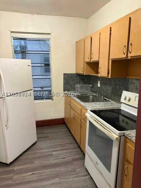 125 Nw 7th Ave #1 - Photo 6 of 9