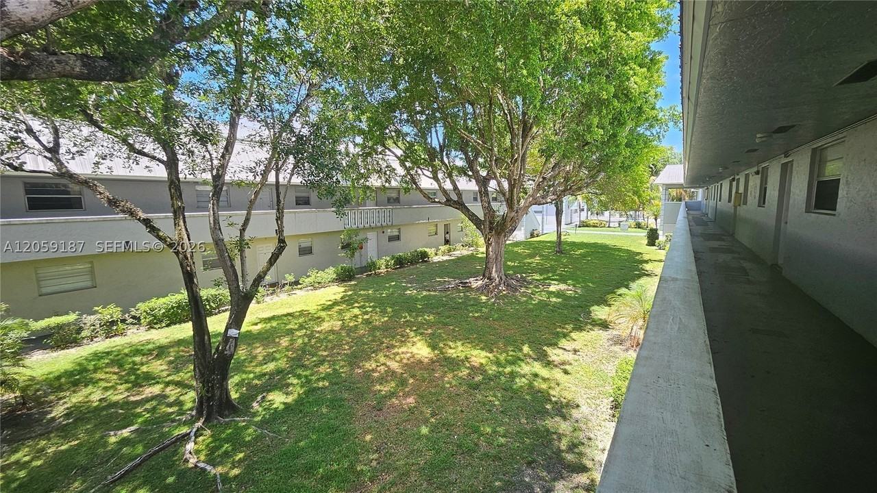 17255 Sw 95th Ave #211 - Photo 2 of 12