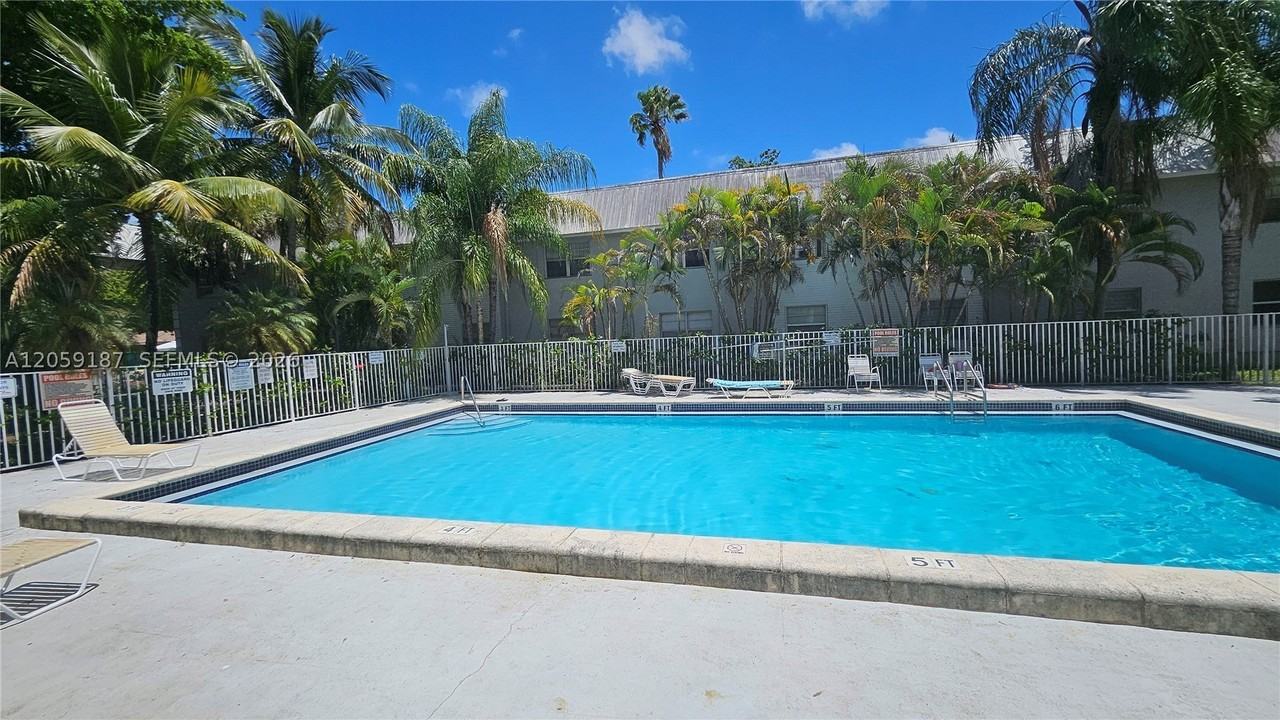 17255 Sw 95th Ave #211 - Photo 3 of 12