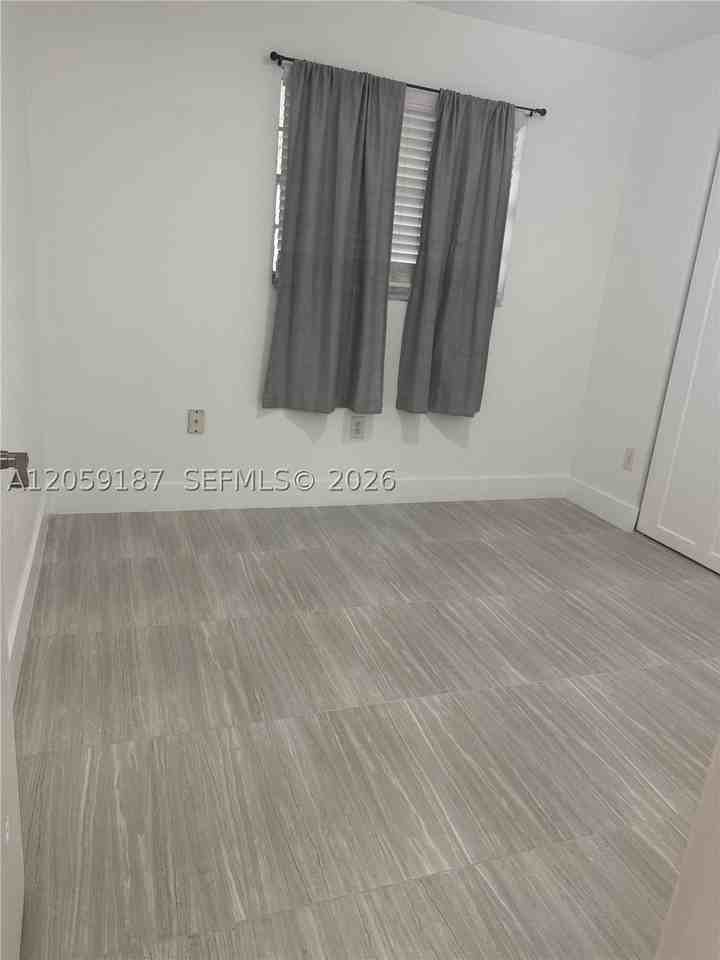 17255 Sw 95th Ave #211 - Photo 7 of 12