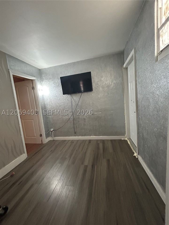 5710 Nw 64th Way - Photo 7 of 13