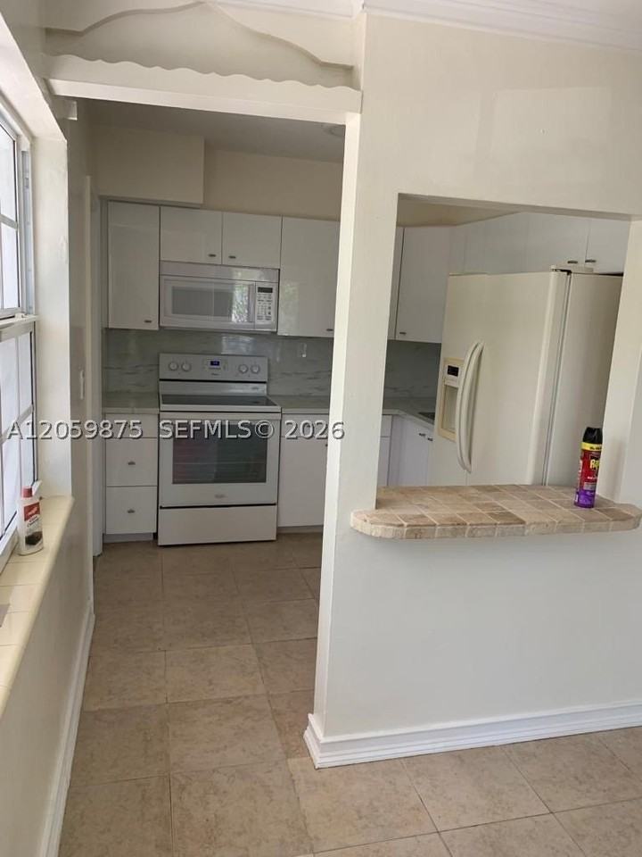 1471 Ne 170th St #123A - Photo 7 of 16