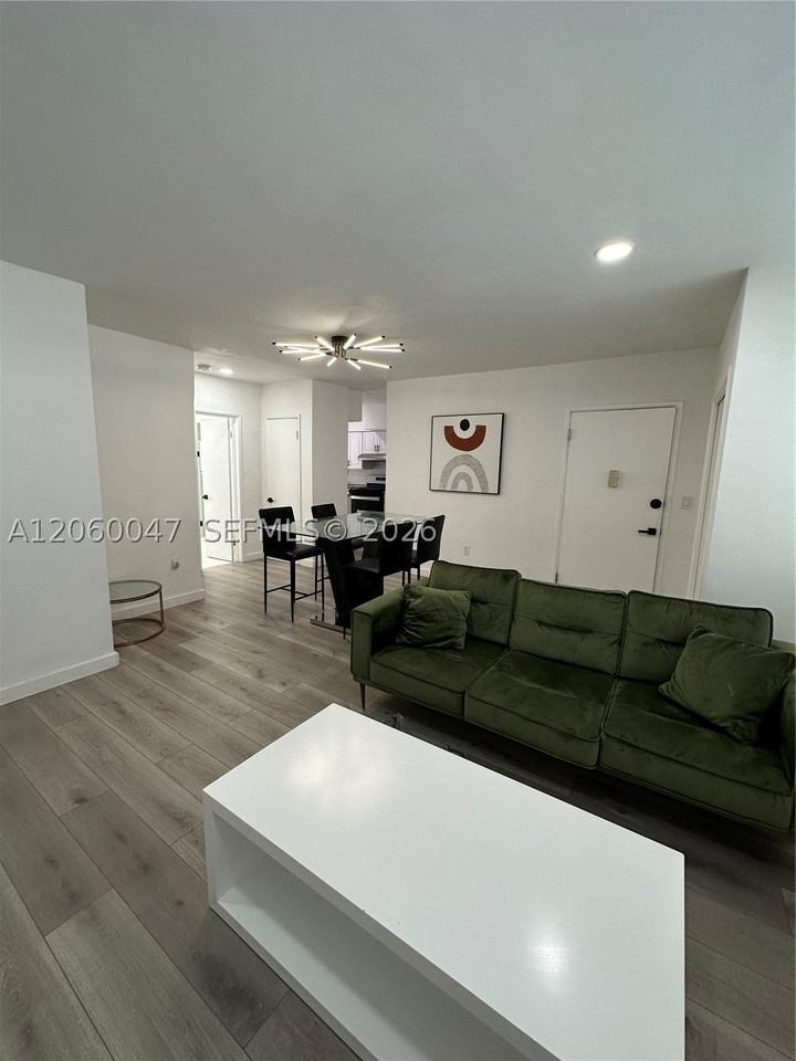 316 Surfside Blvd #1 - Photo 2 of 11