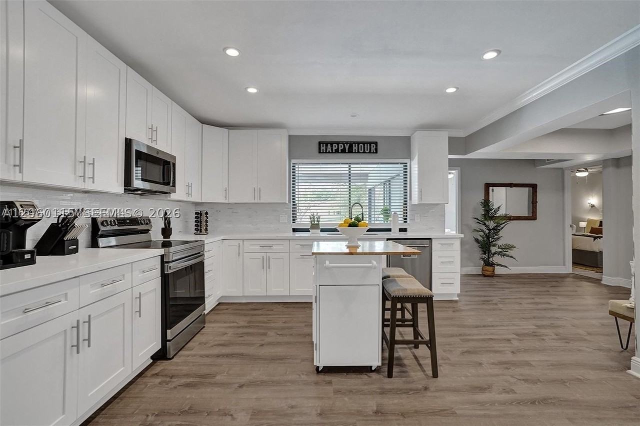 1941 Sw 52nd Ter - Photo 4 of 42