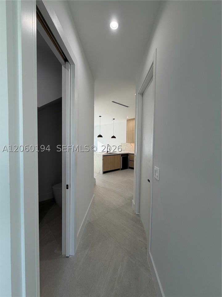 4664 Sw 32nd Ave #4664 - Photo 4 of 39