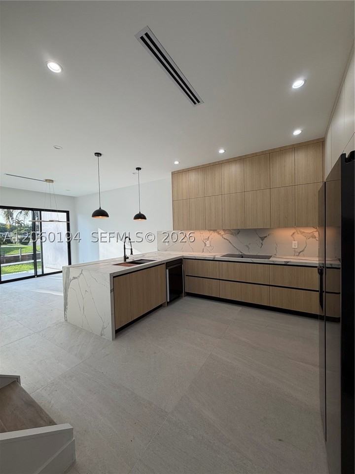 4664 Sw 32nd Ave #4664 - Photo 7 of 39