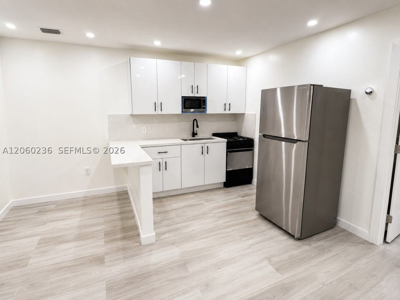 1373 W 43rd Pl #2 - Photo 2 of 11