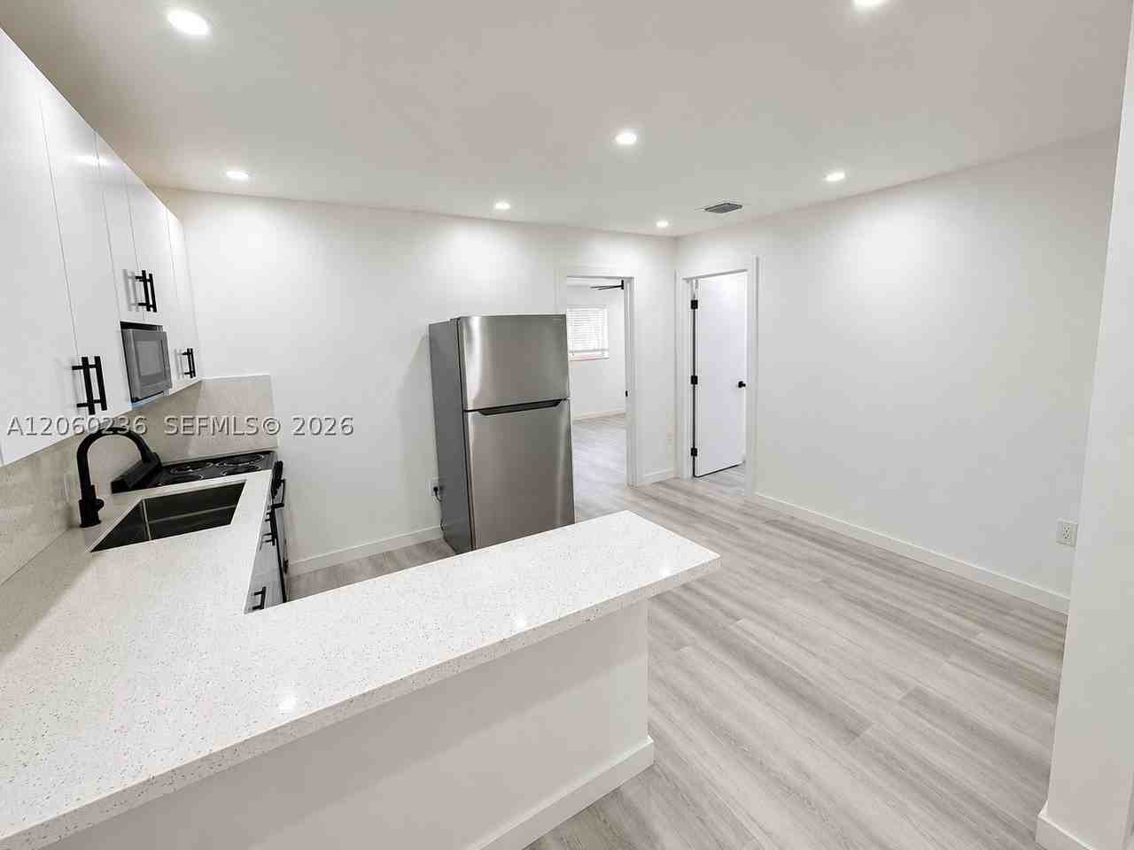 1373 W 43rd Pl #2 - Photo 3 of 11