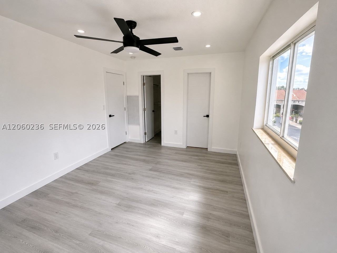 1373 W 43rd Pl #2 - Photo 7 of 11