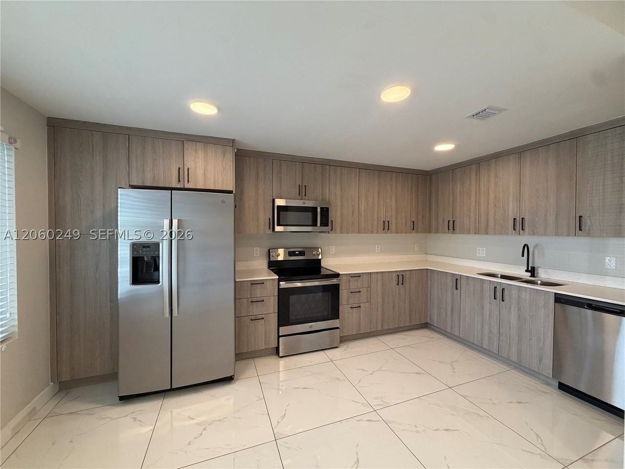 25779 Sw 144th Ave - Photo 2 of 15