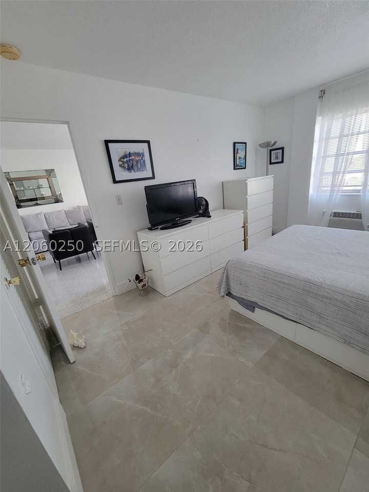 220 Kings Point Dr #606 - Photo 6 of 24