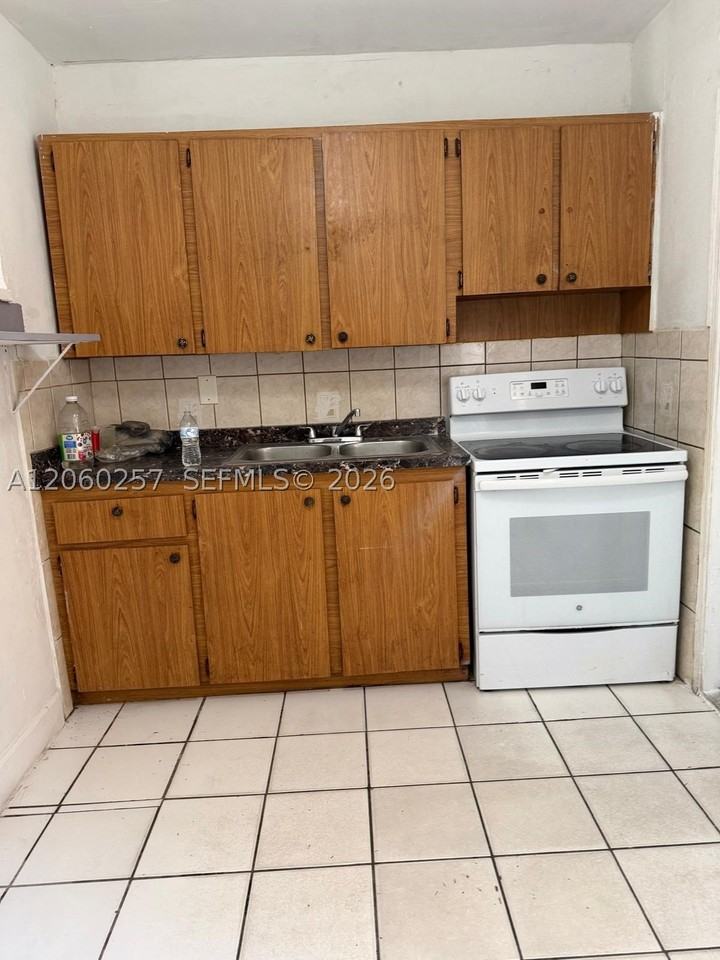 2580 Sw 8th St #1-2 - Photo 2 of 7